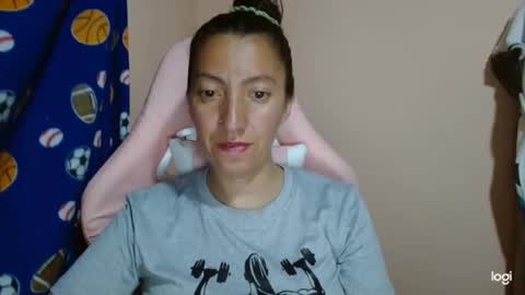 Snapshot of candymilfff chatting on 05/28/26, 09:23 candymilfff online show from 05/28/26, 09:23