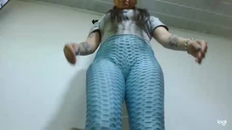 Snapshot of candymilfff chatting on 06/30/26, 10:11 candymilfff online show from 06/30/26, 10:11