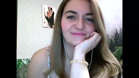 Snapshot of candyolime chatting on 02/16/25, 08:55 Daisy online show from 02/16/25, 08:55