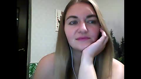 Snapshot of candyolime chatting on 09/30/25, 08:36 Daisy online show from 09/30/25, 08:36