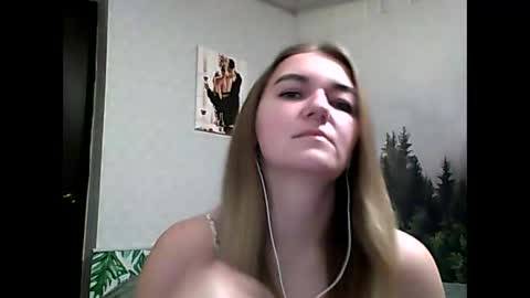 Snapshot of candyolime chatting on 10/12/25, 08:08 Daisy online show from 10/12/25, 08:08