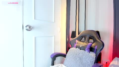 Snapshot of candyrose__ chatting on 08/01/26, 11:53 candyrose__ online show from 08/01/26, 11:53