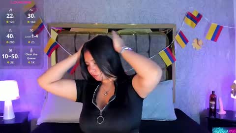 Snapshot of candys_victoria chatting on 06/18/26, 04:02 Candys Victoria online show from 06/18/26, 04:02