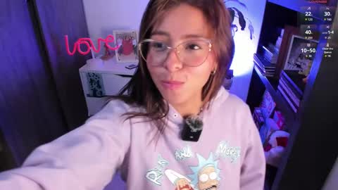 Snapshot of candyxpeach chatting on 02/11/25, 09:56 Camilla online show from 02/11/25, 09:56