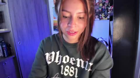 Snapshot of candyxpeach chatting on 02/18/25, 03:54 Camilla online show from 02/18/25, 03:54