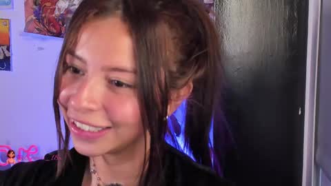 Snapshot of candyxpeach chatting on 02/20/25, 05:40 Camilla online show from 02/20/25, 05:40