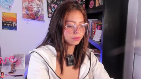 Snapshot of candyxpeach chatting on 03/04/25, 06:39 Camilla online show from 03/04/25, 06:39