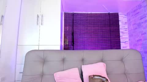 Isabella online show from 09/13/25, 12:27