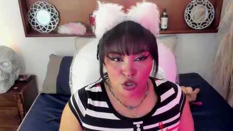 Snapshot of candyy_rossee chatting on 04/19/26, 12:22 Hanna online show from 04/19/26, 12:22