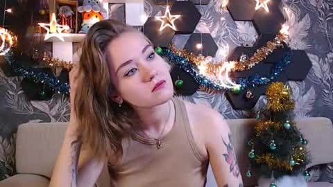 Snapshot of candyyyyrio chatting on 12/18/24, 02:21 Mia online show from 12/18/24, 02:21