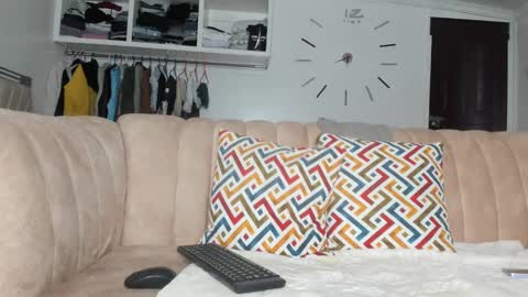 Snapshot of canela_kisses chatting on 01/16/25, 02:08 Canela online show from 01/16/25, 02:08