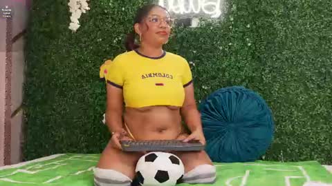 Snapshot of canela_montiel chatting on 06/15/26, 01:02 canela_montiel online show from 06/15/26, 01:02