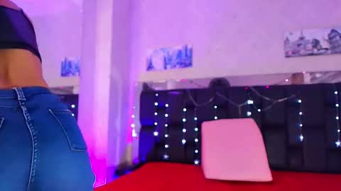 Aura  online show from 03/11/25, 11:55