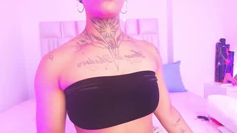 Aura  online show from 10/28/25, 11:58