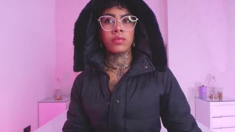 Aura  online show from 11/15/25, 11:51