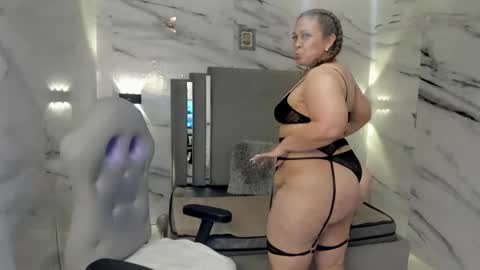 Snapshot of canndy_evanns chatting on 12/24/24, 04:22 Canndy Evanns online show from 12/24/24, 04:22