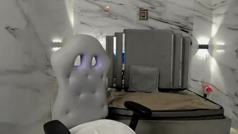 Snapshot of canndy_evanns chatting on 12/30/24, 12:52 Canndy Evanns online show from 12/30/24, 12:52