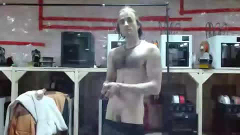 Snapshot of cantbereplaced chatting on 02/16/26, 02:18 cantbereplaced online show from 02/16/26, 02:18