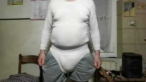 Snapshot of cantera577 chatting on 03/18/26, 01:31 cantera577 online show from 03/18/26, 01:31