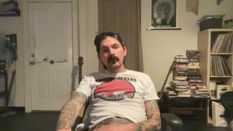 Snapshot of cantleavethehouse chatting on 12/15/24, 11:20 cantleavethehouse online show from 12/15/24, 11:20