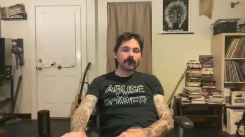 Snapshot of cantleavethehouse chatting on 12/28/24, 06:49 cantleavethehouse online show from 12/28/24, 06:49