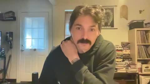 Snapshot of cantleavethehouse chatting on 01/01/25, 10:03 cantleavethehouse online show from 01/01/25, 10:03