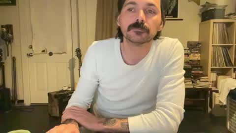 Snapshot of cantleavethehouse chatting on 02/17/25, 04:20 cantleavethehouse online show from 02/17/25, 04:20