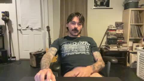 Snapshot of cantleavethehouse chatting on 02/20/25, 02:18 cantleavethehouse online show from 02/20/25, 02:18