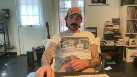 Snapshot of cantleavethehouse chatting on 02/27/25, 08:09 cantleavethehouse online show from 02/27/25, 08:09