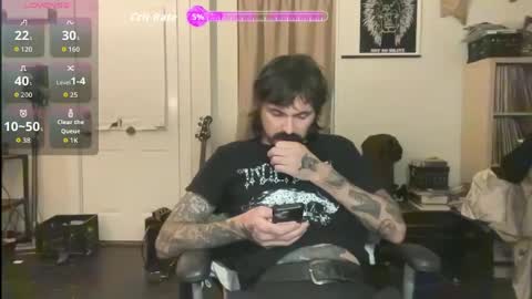 Snapshot of cantleavethehouse chatting on 09/17/25, 08:05 cantleavethehouse online show from 09/17/25, 08:05