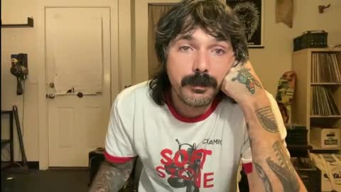 Snapshot of cantleavethehouse chatting on 09/24/25, 07:44 cantleavethehouse online show from 09/24/25, 07:44