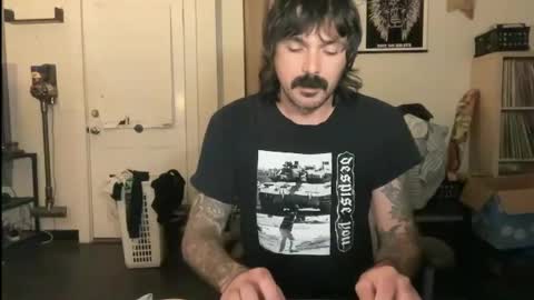 Snapshot of cantleavethehouse chatting on 10/06/25, 04:43 cantleavethehouse online show from 10/06/25, 04:43