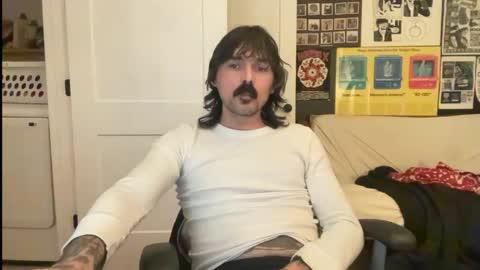 Snapshot of cantleavethehouse chatting on 11/28/25, 04:26 cantleavethehouse online show from 11/28/25, 04:26