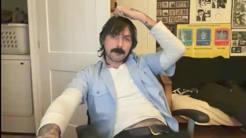 Snapshot of cantleavethehouse chatting on 11/29/25, 06:38 cantleavethehouse online show from 11/29/25, 06:38