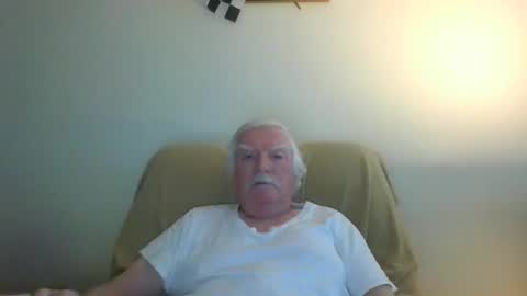 Snapshot of capecod21 chatting on 03/01/25, 12:23 capecod21 online show from 03/01/25, 12:23