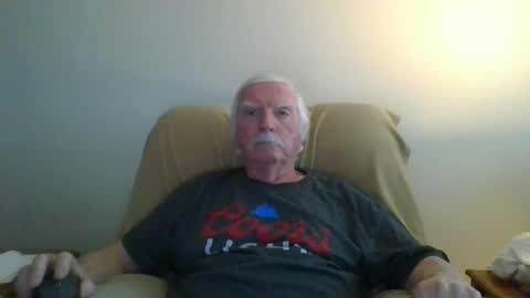 Snapshot of capecod21 chatting on 03/01/25, 07:04 capecod21 online show from 03/01/25, 07:04