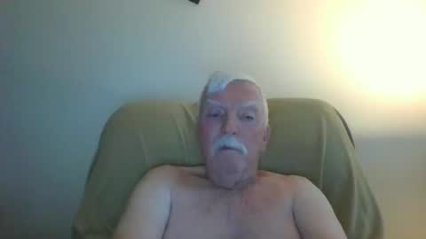 Snapshot of capecod21 chatting on 11/28/25, 01:03 capecod21 online show from 11/28/25, 01:03