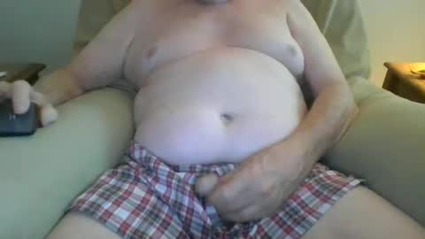 Snapshot of capecod21 chatting on 12/20/25, 06:37 capecod21 online show from 12/20/25, 06:37