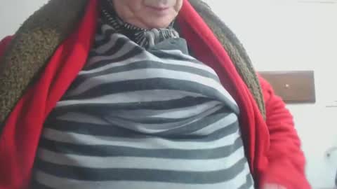 Snapshot of capitanfuturo44 chatting on 02/20/25, 09:22 Cinzia ex regina online show from 02/20/25, 09:22