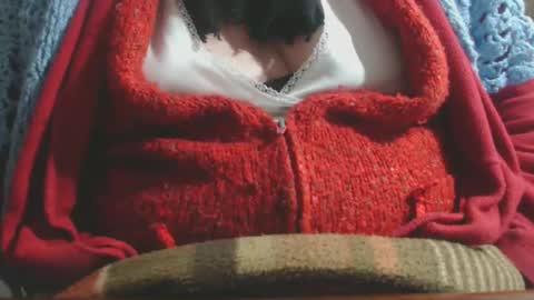 Snapshot of capitanfuturo44 chatting on 10/28/25, 08:11 Cinzia ex regina online show from 10/28/25, 08:11