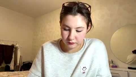 Snapshot of capricenichlos chatting on 04/09/26, 07:08 May online show from 04/09/26, 07:08