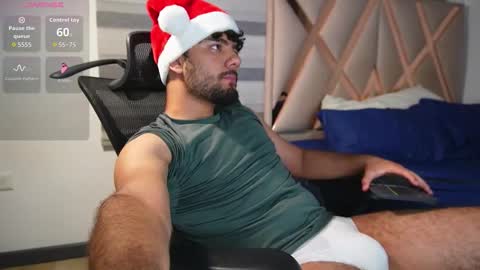 Snapshot of caprywilliams chatting on 12/15/25, 10:47 caprywilliams online show from 12/15/25, 10:47