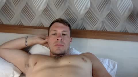 Snapshot of capt_oliver chatting on 05/06/26, 07:24 follow my twitter online show from 05/06/26, 07:24