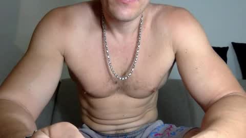 Snapshot of capt_oliver chatting on 05/16/26, 09:06 follow my twitter online show from 05/16/26, 09:06