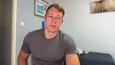 Snapshot of capt_oliver chatting on 05/31/26, 09:38 follow my twitter online show from 05/31/26, 09:38