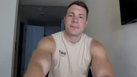 Snapshot of capt_oliver chatting on 06/23/26, 09:18 follow my twitter online show from 06/23/26, 09:18