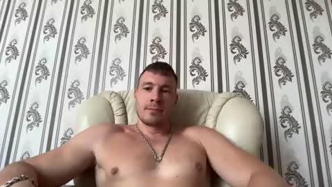 Snapshot of capt_oliver chatting on 07/15/26, 08:52 follow my twitter online show from 07/15/26, 08:52