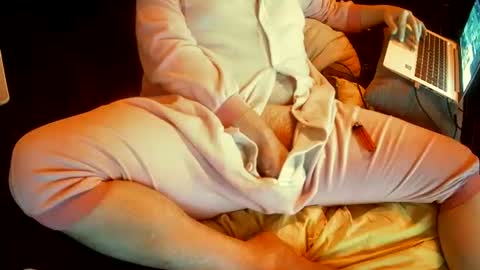 Snapshot of captain_fatcock chatting on 02/25/25, 05:19 captain_fatcock online show from 02/25/25, 05:19