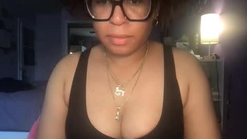 Snapshot of caramelmina chatting on 04/19/26, 06:54 caramelmina online show from 04/19/26, 06:54