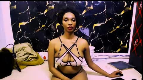 Snapshot of caramelminxx_ chatting on 06/13/26, 07:39 caramelminxx_ online show from 06/13/26, 07:39